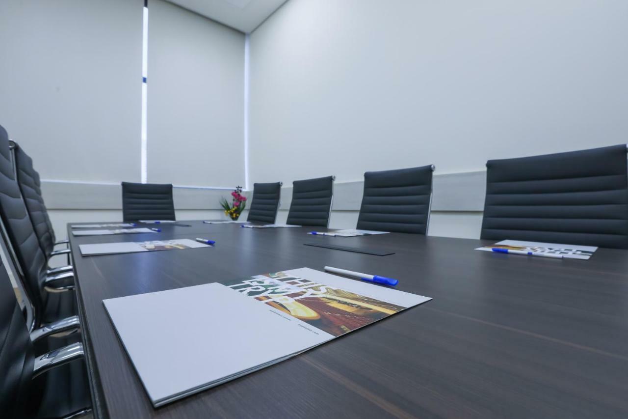 Tryp By Wyndham Ribeirao Preto Hotel Екстериор снимка A meeting room