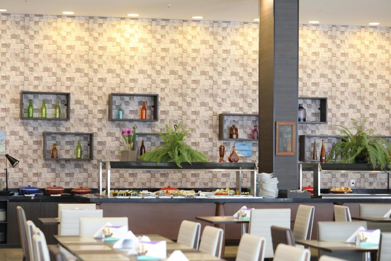 Tryp By Wyndham Ribeirao Preto Hotel Екстериор снимка A buffet at a restaurant